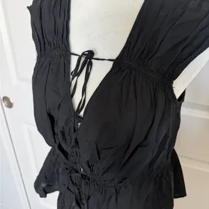 H&M Black Sleeveless Blouse with Tie Details thumbnail 3