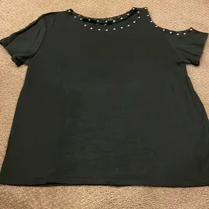 Generation Love Women’s Black Short-Sleeve Cold Shoulder Studded Top thumbnail 1