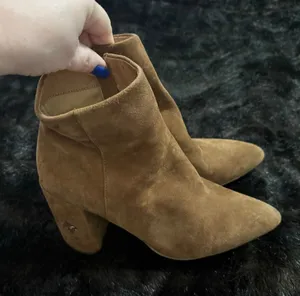 STEVE MADDEN Therese Ankle Cognac Suede Ankle Booties size 9 M Boots Shoes thumbnail 1