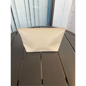 Salvatore Ferragamo Parfums Cosmetic Perfume Clutch Pouch Bag Turkish Airline thumbnail 9