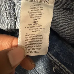 Michael Kors Womens Skinny Jeans Medium Wash Gold Zipper Detail Size 10 thumbnail 4