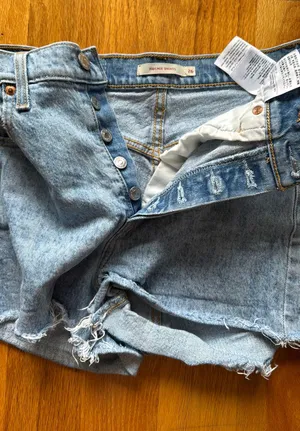 Levi Strauss Ribcage Bluejean Shorts thumbnail 1