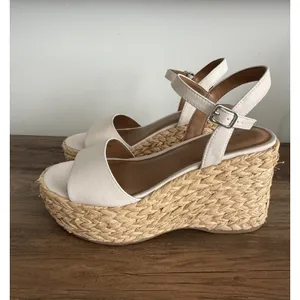 Universal Threads Wedge Sandals Womens 8.5 Cream White Espadrille Platform Strap thumbnail 2