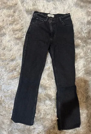 Abercrombie Jeans Ultra High-Rise Straight thumbnail 1