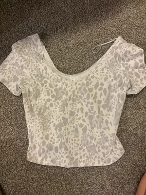 Lululemon top thumbnail 2