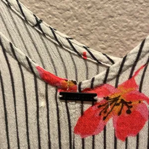 Billabong Women’ Floral Striped Sundress Size Small thumbnail 7