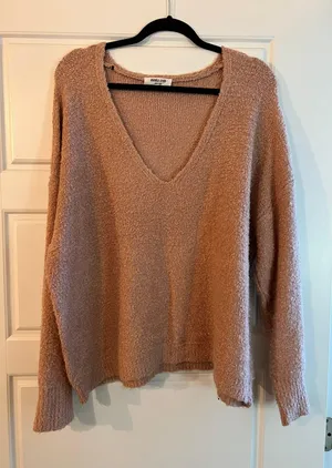 Sweater thumbnail 1