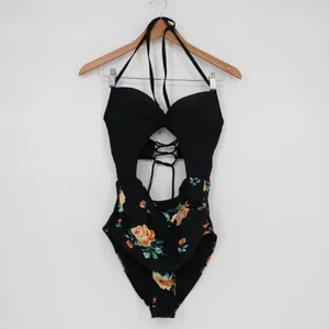 Cupshe One Piece Womens Small Black Floral‎ Stretch Padded Halter Neck Swimsuit thumbnail 2
