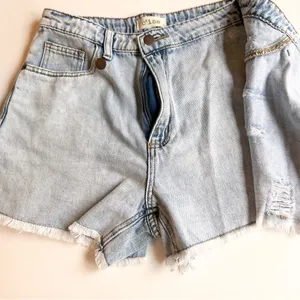 C’isa Crossover Lightwash Denim Skort Sz Small thumbnail 7
