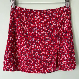 Aritzia Sunday Best Tatiana Floral A-Line Mini Slit Skirt thumbnail 2