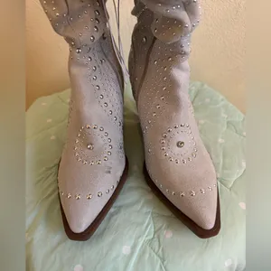 NEW Very G Stellar Womens Boot light Gray Studded Western Boots Womens size 9.5 thumbnail 4