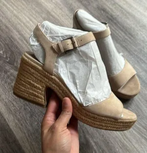Vince Camuto Heeled Sandals 8.5 Tan Block Heel Shoes Casual thumbnail 1