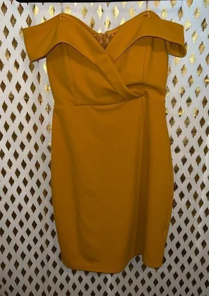 Blashe mini dress in mustard yellow off the shoulder size S thumbnail 1