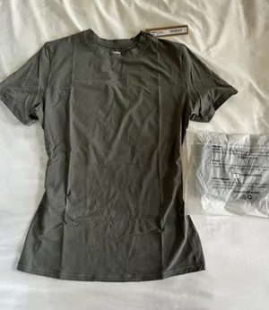 SKIMS Fits Everybody Short Sleeve T Shirt thumbnail 1