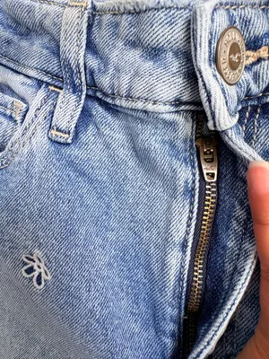 Hollister W25S Floral Embroidered Dad Jeans Light Wash thumbnail 11