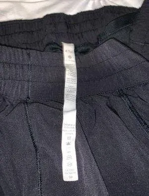 Lululemon Hottie Hot Shorts 2.5” thumbnail 3