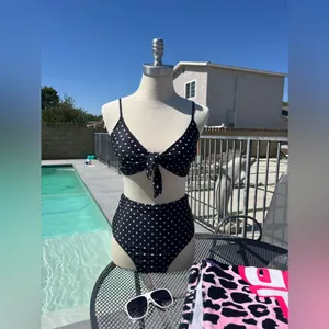 Amazon 🔥🔥High Waisted Two Pieces Polka Dots Swimsuit thumbnail 3