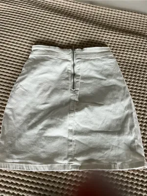 Amazon White High-Waist Mini Skirt with Front Slit thumbnail 2
