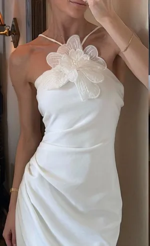 NEW Elliatt Janelle 3d Flower white halter Midi Dress sz XXS thumbnail 1