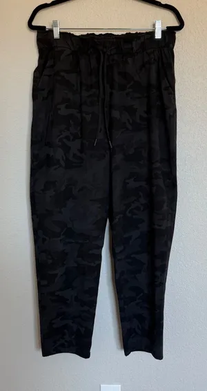 Lululemon Keep Moving 7/8 Pant High Rise Camo Deep Coal 10 Jogger Actuvewear Gym thumbnail 1