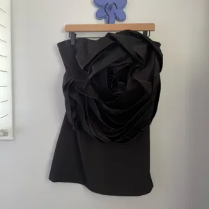 Amur 4 Legacy Rosette‎ Strapless Mini Dress Black thumbnail 2