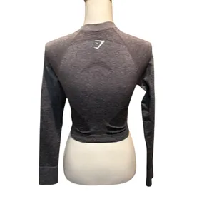 Gymshark Shirt Womens Medium Gray Seamless Crop Top Neutral Workout Athleisure‎ thumbnail 2