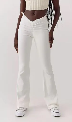 VIRAL Urban Outfitters White BDG Ruched V-Front Flare Jeans thumbnail 5