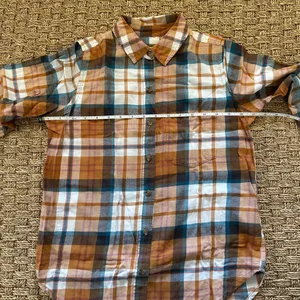 SO flannel button front Juniors xs Shirt Blue, cream, orange and maroon plaid flannel thumbnail 8