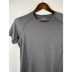Women’s Arc’Teryx Small Dark Gray Sport T-Shirt thumbnail 2