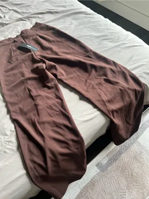 High-Waist Pleated Trousers in Dusty Rose thumbnail 1