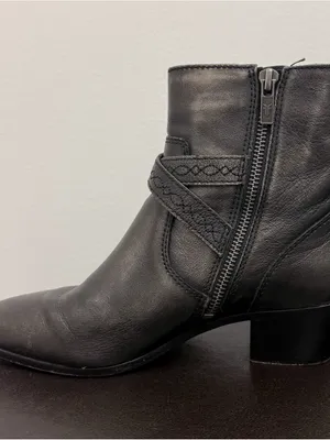 Frye Dark Pewter Leather Ellen Buckles Pointed Toe Block Heel Ankle Boots 7.5 M thumbnail 3