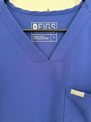 FIGS Scrub Top thumbnail 4