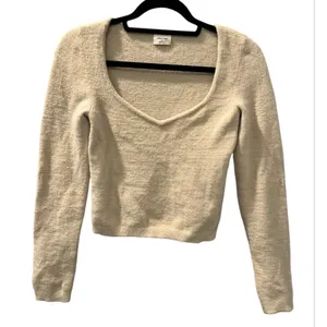 Aritzia Wilfred Free Ivory Size Medium Long Sleeve V-Neck Sweater Soft Stretchy thumbnail 1