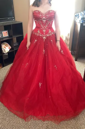 Prom Dress Red Size 4 thumbnail 1