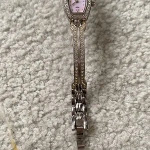 Women’s  Now watch thumbnail 3