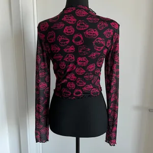 Shein Red Lips Mesh Crop Top Womens Small Long Sleeve Black thumbnail 3