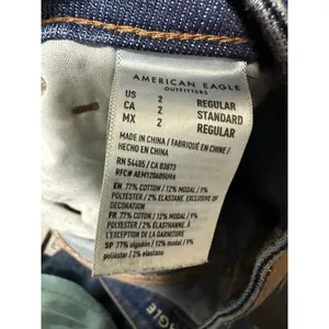 American Eagle Women Medium‎ Wash Distressed Mom Jean Stretch Denim Blue Size 2 thumbnail 8