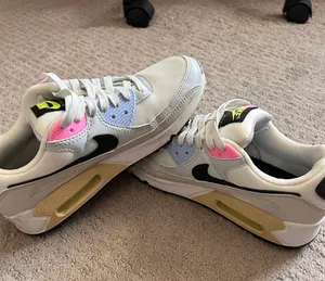 Nike Air Max - Women BRAND NEW thumbnail 1