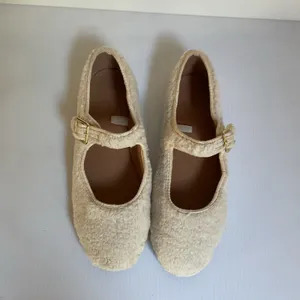 Universal Threads Mary Jane Flats Sherpa Cream Fleece Texture Size 9 thumbnail 5