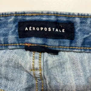 Aeropostale Denim Blue Jeans Mens Size 32/32 Slim Straight Distressed Inseam 30” thumbnail 3