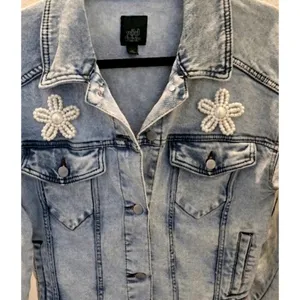 Wild Fable Beaded Pearl Flowers Jean Jacket Blue Acid Wash Trucker S-XS Womens thumbnail 2