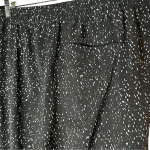 Lululemon Jogger Butterfly Texture Black White Size 8 thumbnail 11