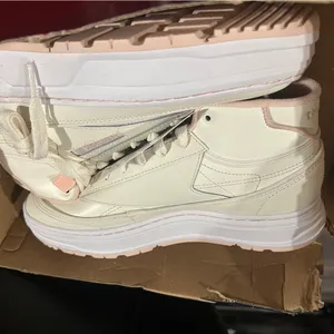 Reebok Cream and Pink Sneakers NWOT thumbnail 2