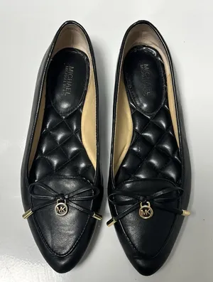Michael Kors Loafers Flats Black Leather Shoes Gold Bow Tassel Women’s Size 5.5 thumbnail 1