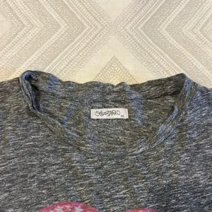 Lauren Moshi Women’s Gray Graphic Tee with Colorful Lips Design - Size XS thumbnail 3