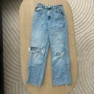Zara Blue Distressed Denim Jeans Size 4 thumbnail 2