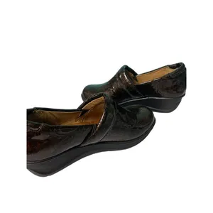 Elegant Embossed Leather Clogs Slip-On Comfort Shoes Brown S-77‎ thumbnail 5