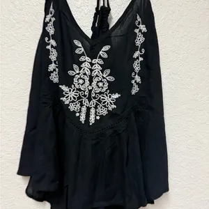 NWT O’NEILL Black Camisole with White Embroidery thumbnail 2