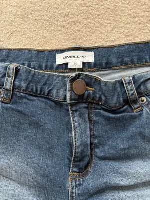 O'Neill Blue Low Rise Women’s Jean Shorts Frayed Bottom Size 30 thumbnail 2