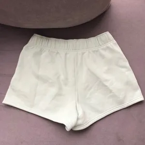 Alo Yoga Accolade Short Spearmint S thumbnail 10